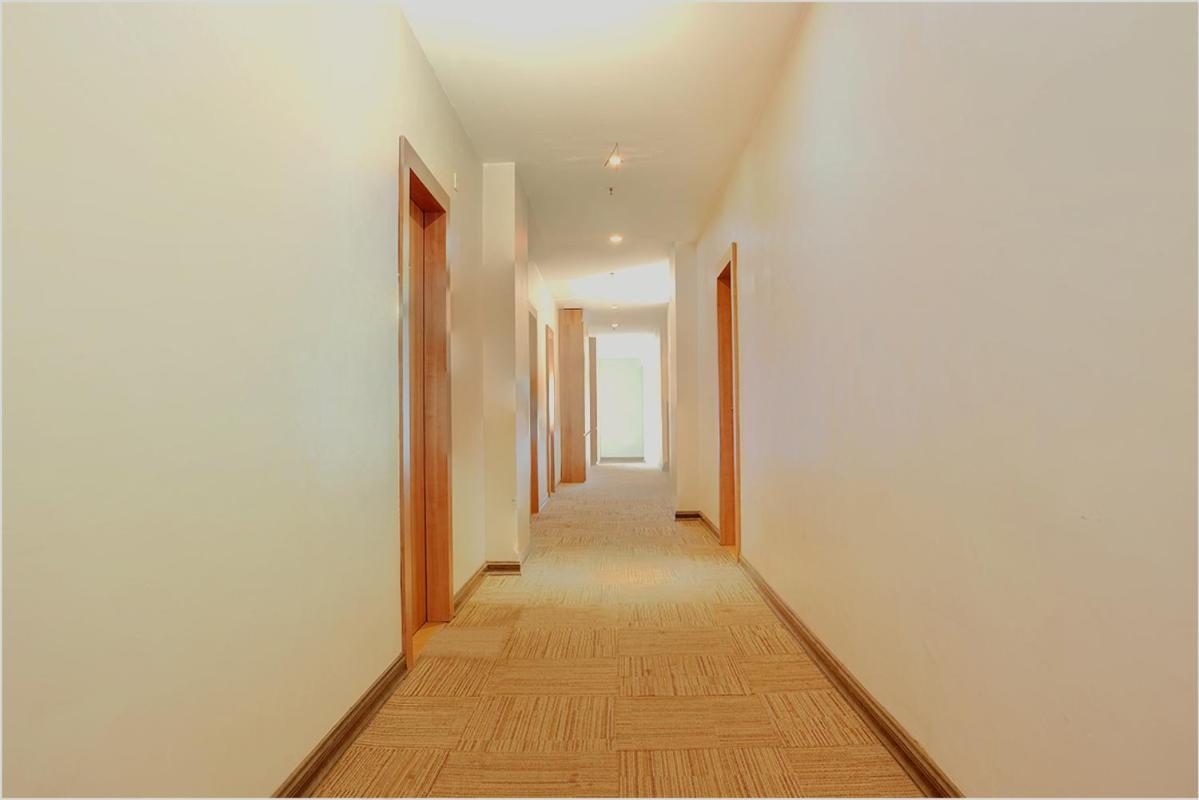 Favor Center Hotel 3*